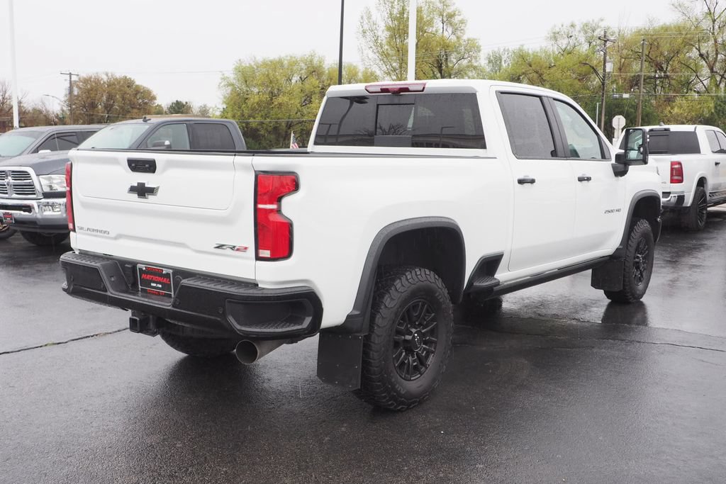 Used 2025 Chevrolet Silverado 2500 ZR2 w/ Technology Package AWD/4WD image 5