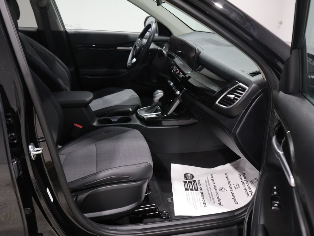 Used 2024 Kia Seltos S AWD/4WD image 22