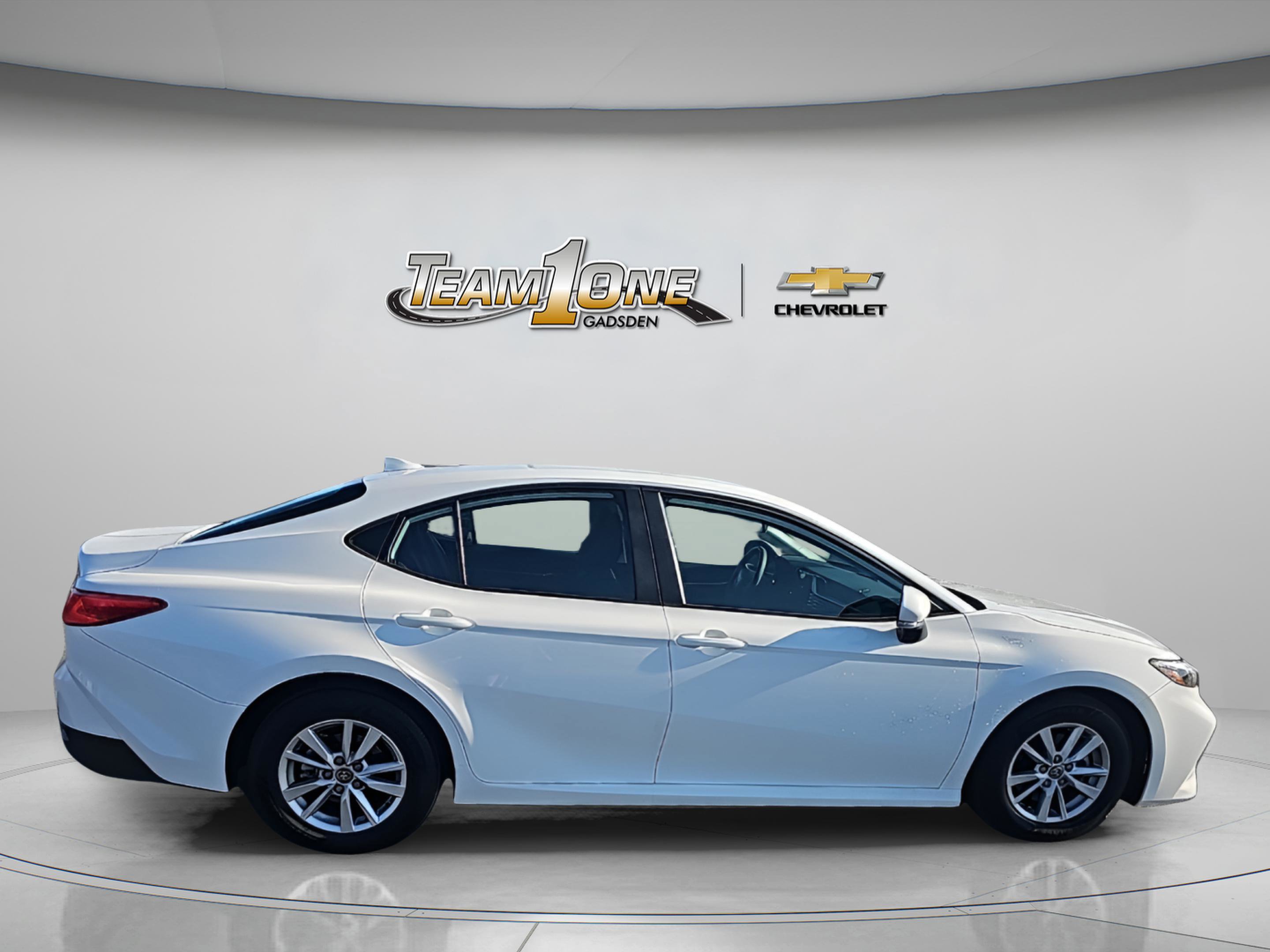 Used 2025 Toyota Camry LE image 9