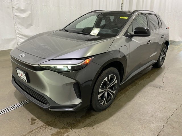 Used 2023 Toyota bZ4X XLE image 8