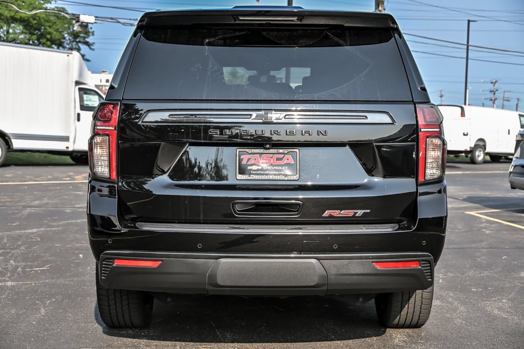 Used 2021 Chevrolet Suburban RST w/ Luxury Package AWD/4WD image 9