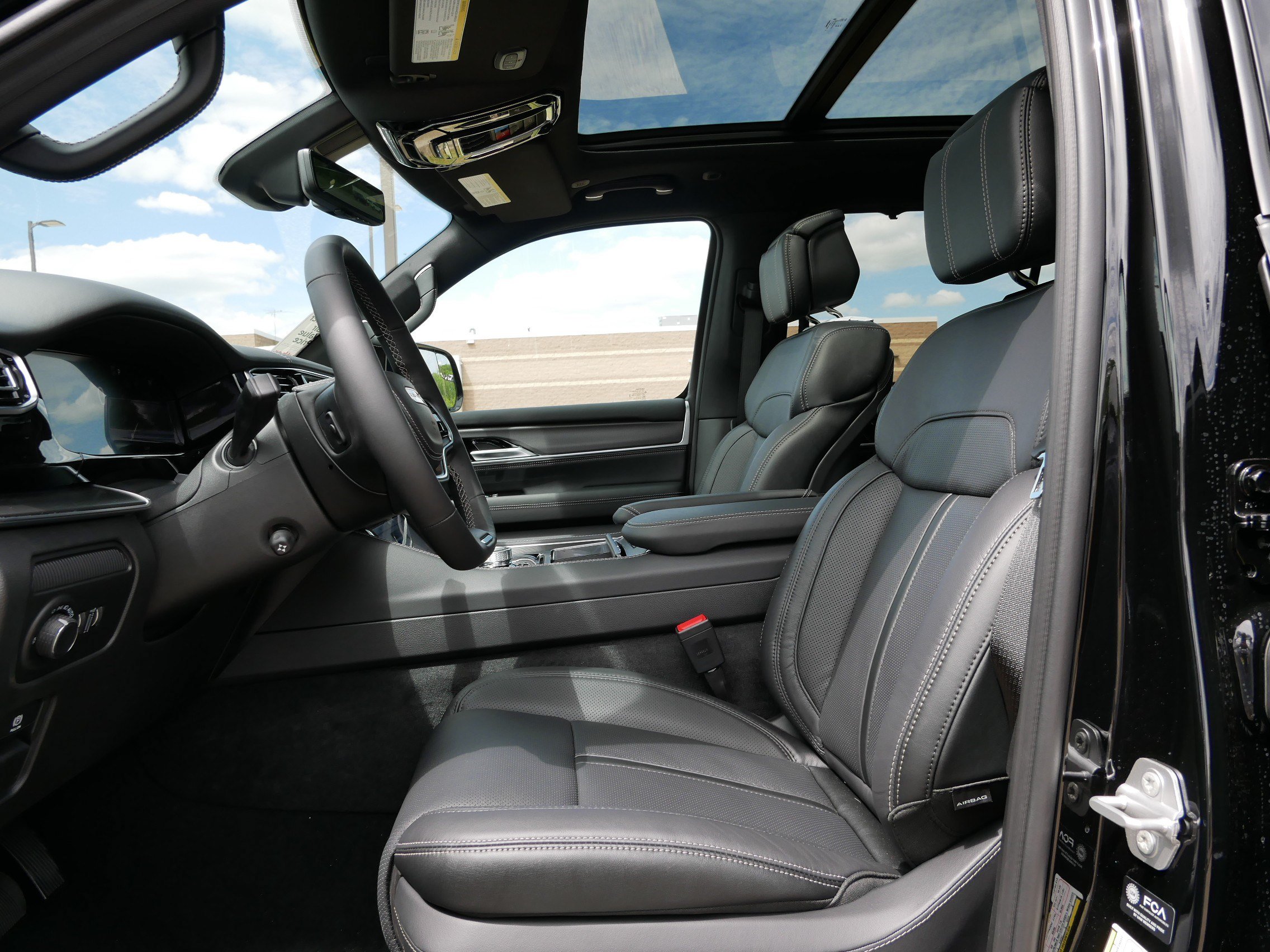 New 2026 Jeep Grand Wagoneer Summit w/ Premium Group III AWD/4WD image 6