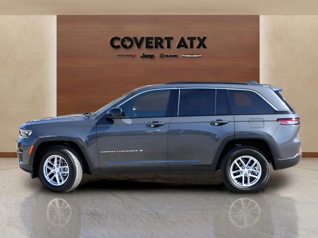 Used 2025 Jeep Grand Cherokee Laredo X image 2