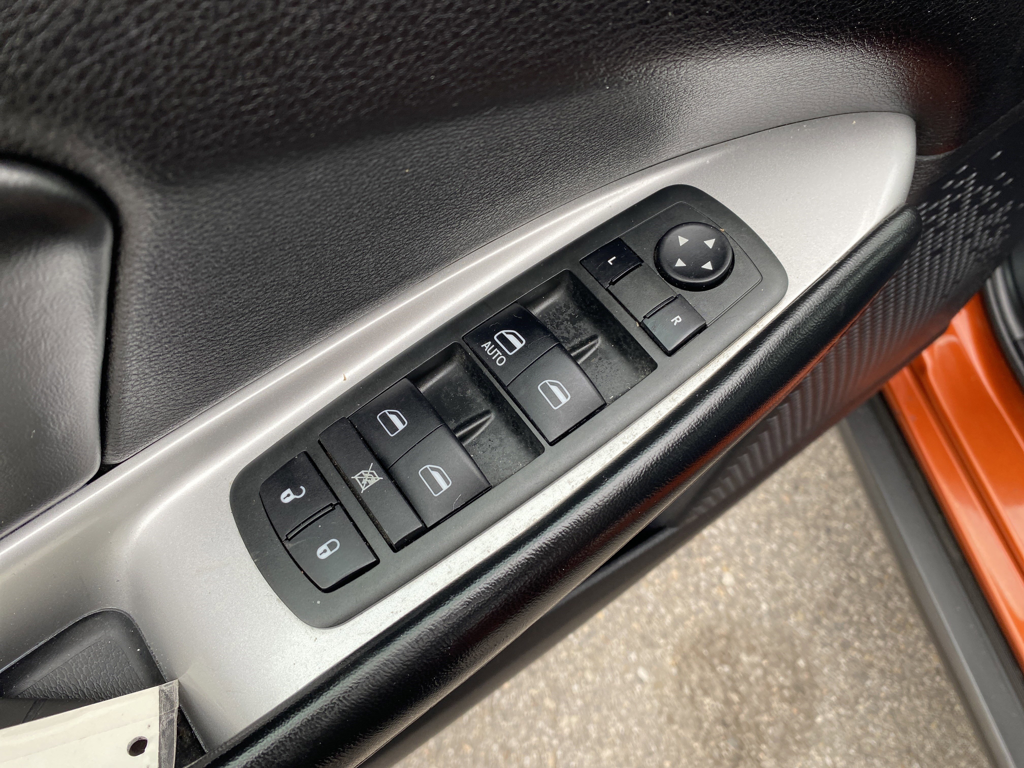 Used 2014 Dodge Journey SXT w/ Flexible Seating Group image 18