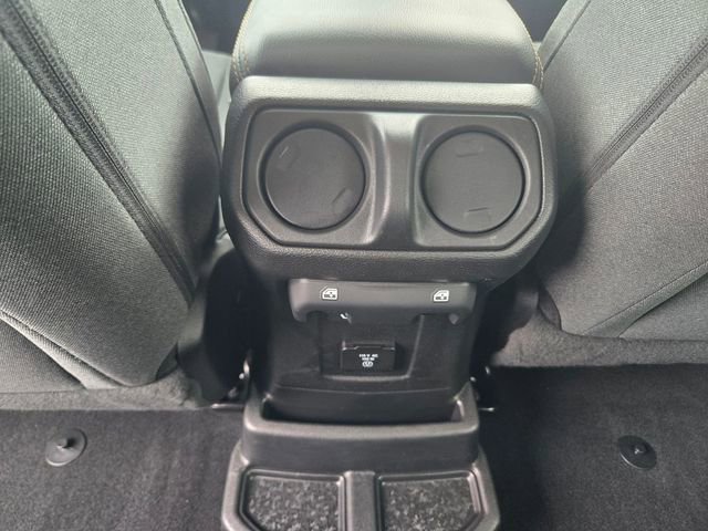 Used 2025 Jeep Wrangler Unlimited Sahara AWD/4WD image 10