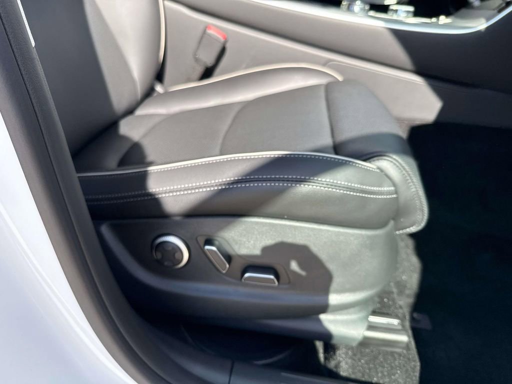 New 2026 Genesis GV70 2.5T Advanced image 14