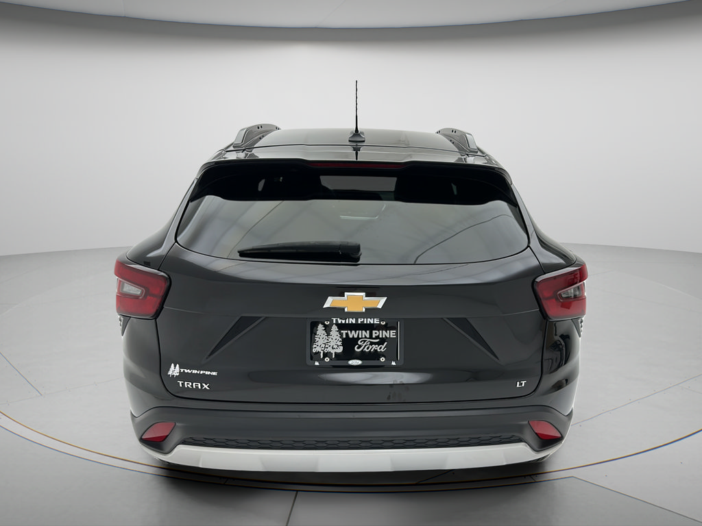 Used 2025 Chevrolet Trax LT w/ LT Convenience Package FWD image 7