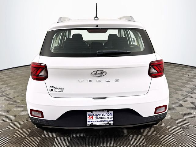 New 2025 Hyundai Venue SEL image 6