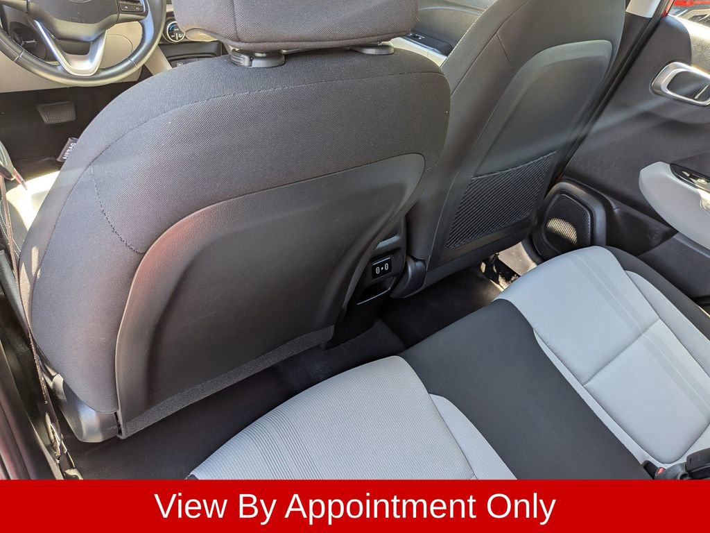 Used 2025 Hyundai Venue SEL FWD image 20