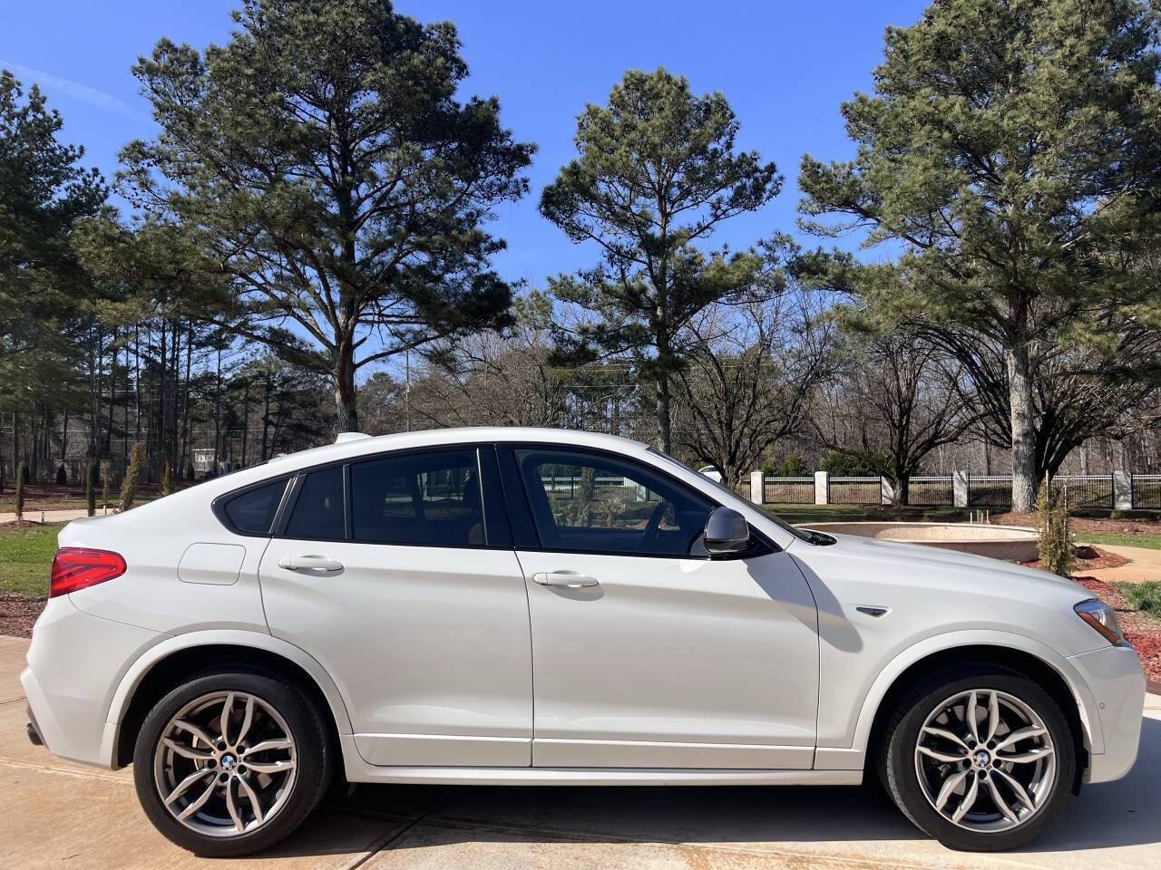 Used 2018 BMW X4 M40i image 4
