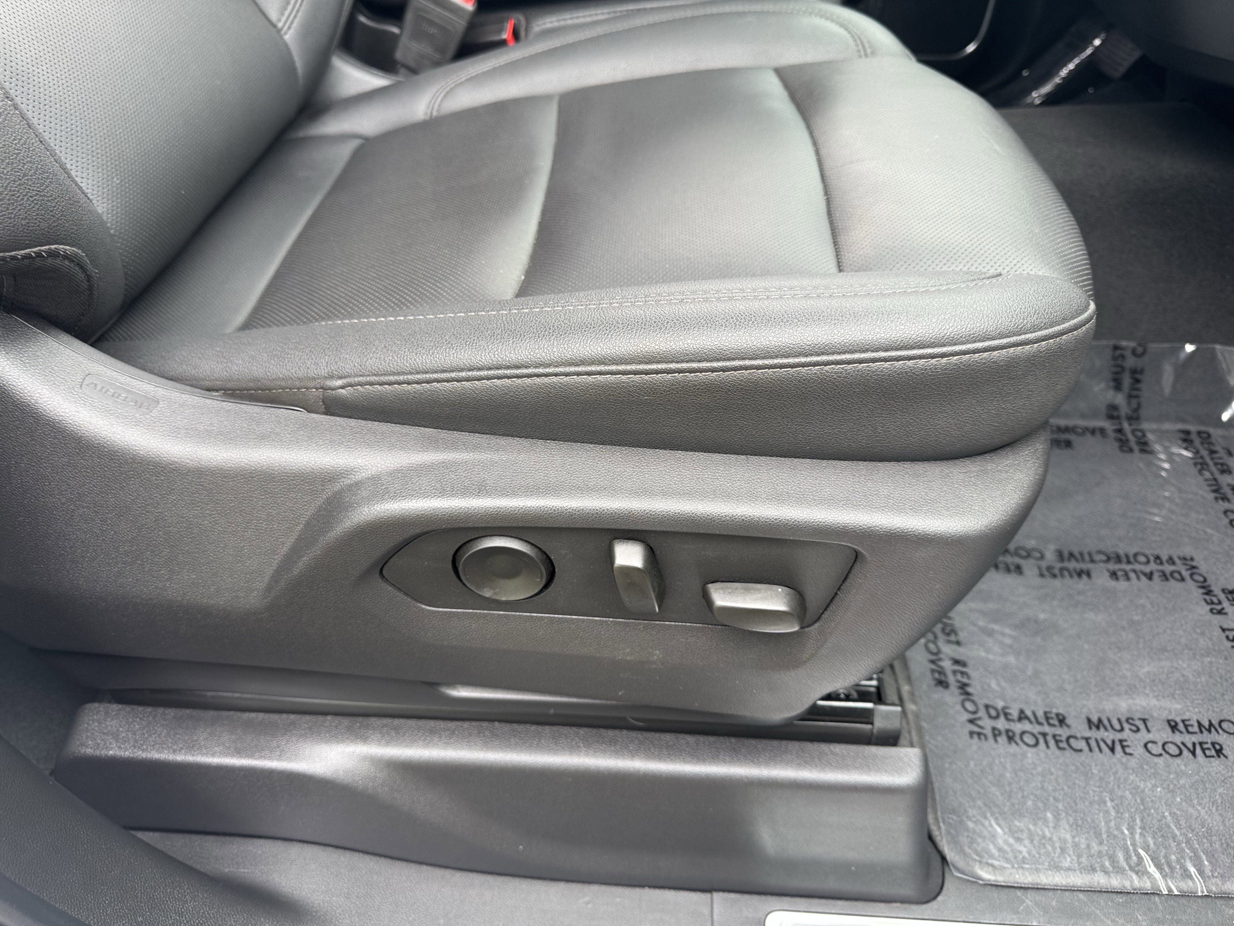 Used 2025 GMC Sierra 1500 SLT AWD/4WD image 24