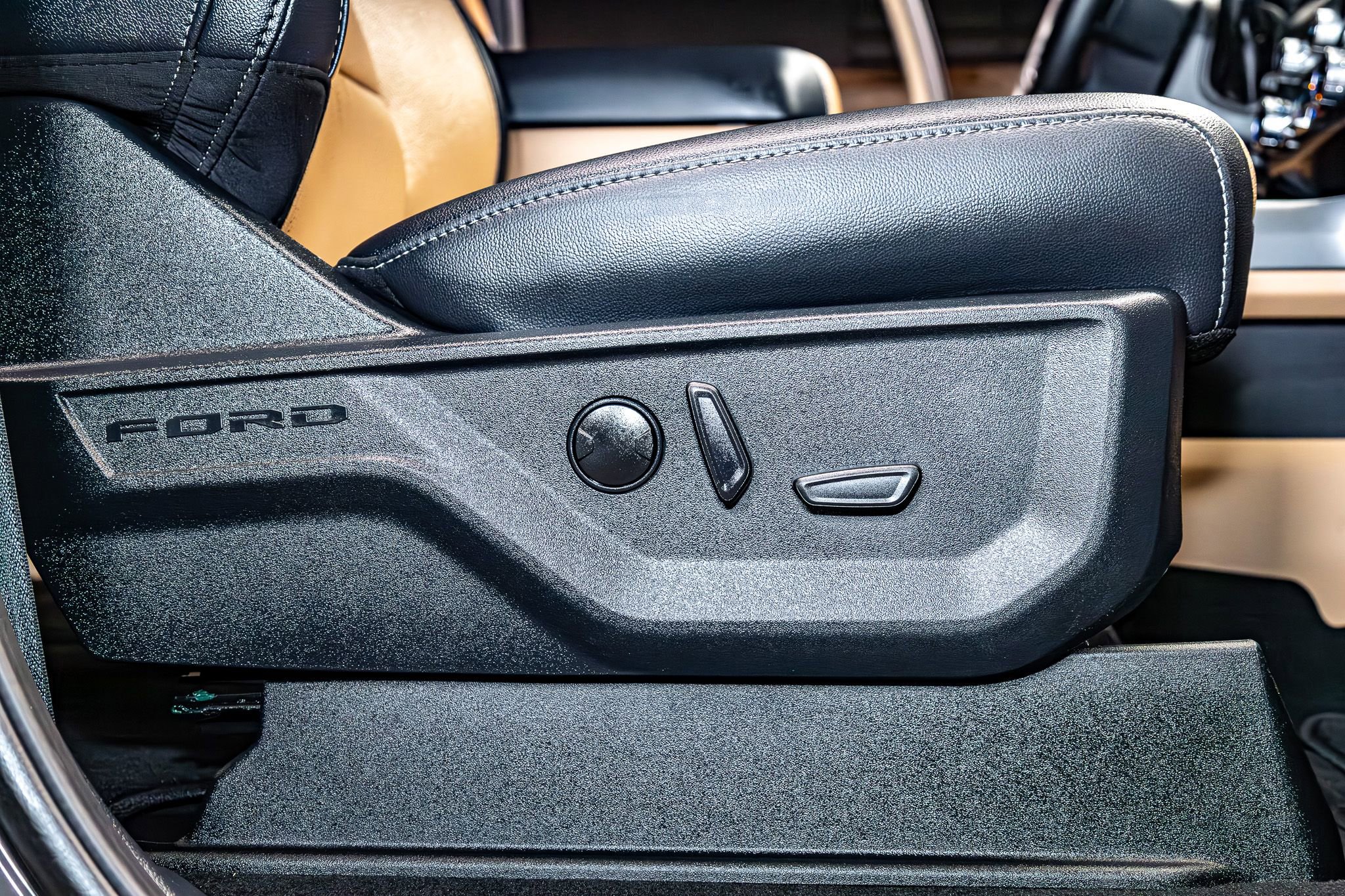 Used 2026 Ford F350 Lariat image 28