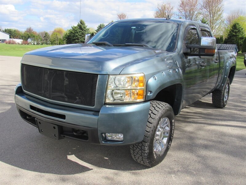 Used 2007 Chevrolet Silverado 2500 LT w/ 1LT Convenience Package AWD/4WD image 5