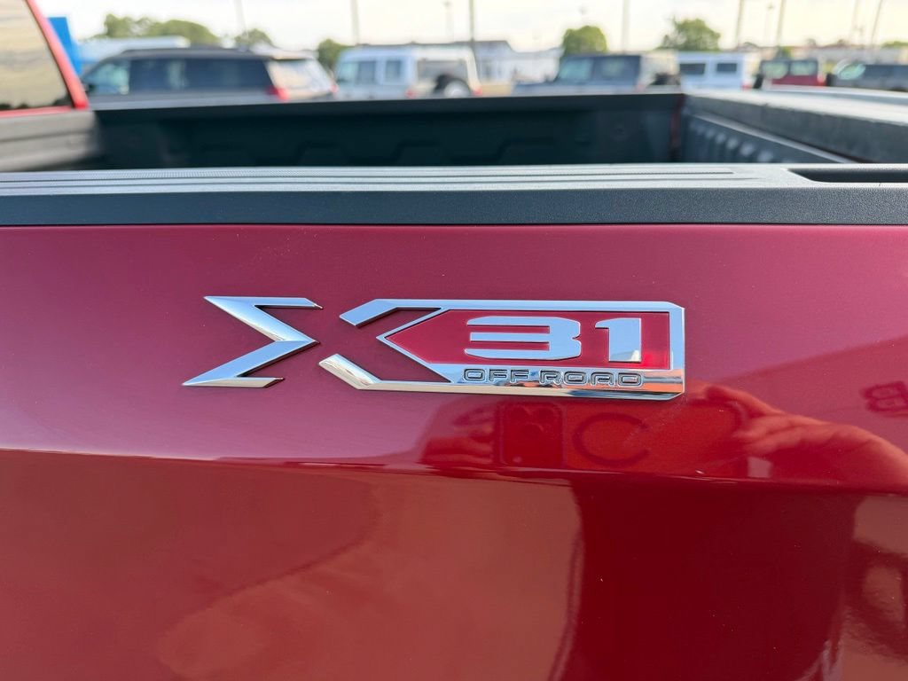 Used 2022 GMC Sierra 1500 SLT AWD/4WD image 10