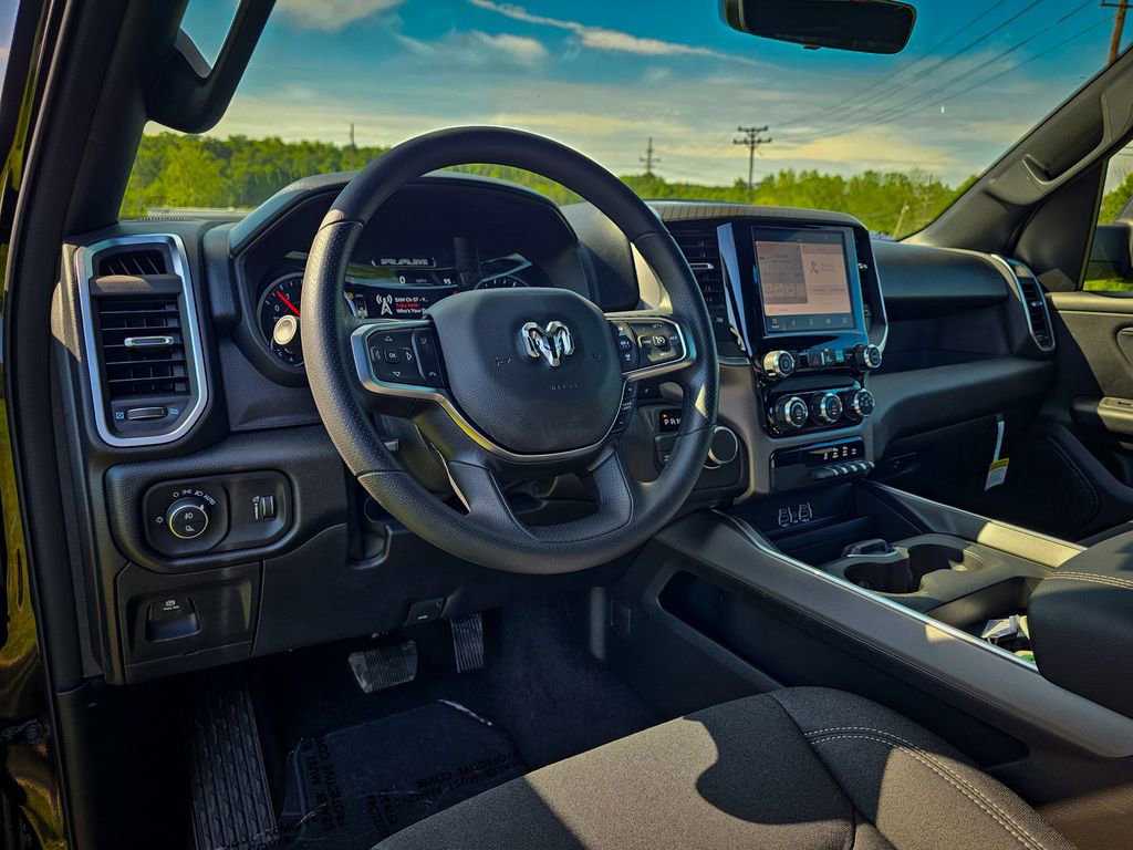 New 2026 RAM 1500 Express AWD/4WD image 13