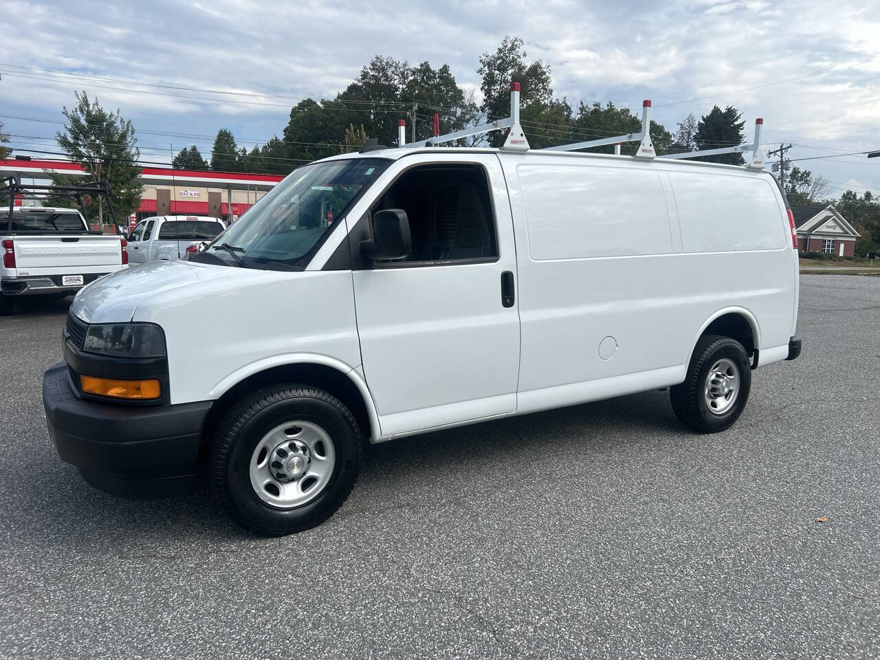 Used 2021 Chevrolet Express 2500 w/ Driver Convenience Package image 8