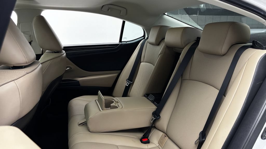Used 2021 Lexus ES 300h w/ Premium Package FWD image 36