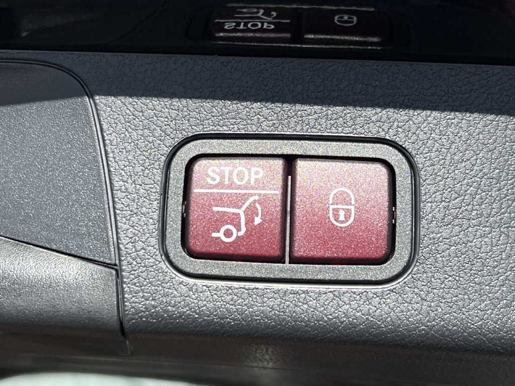 Used 2026 Mercedes-Benz GLB 250 4MATIC image 25