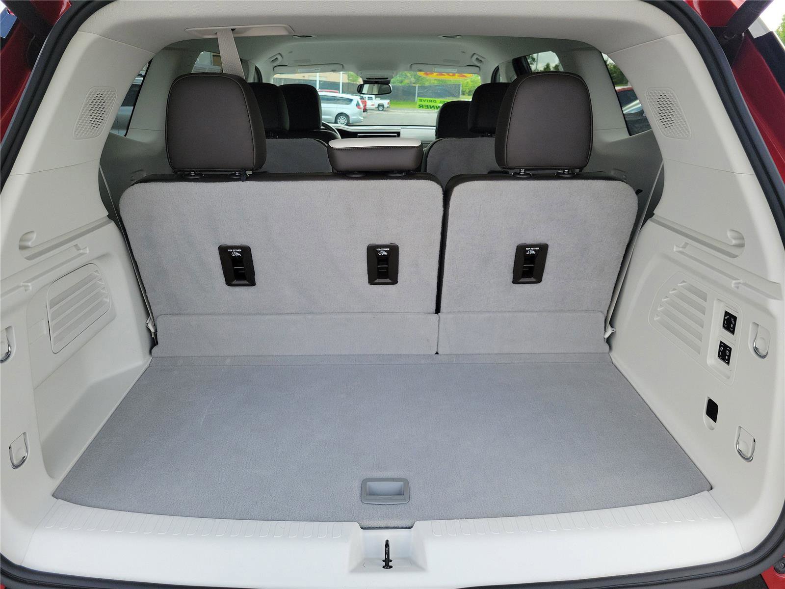 Used 2024 GMC Acadia Denali w/ LPO, Floor Liner Package AWD/4WD image 8
