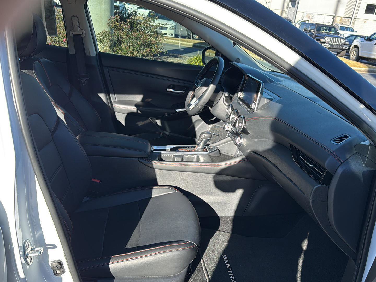 Used 2024 Nissan Sentra SR w/ SR Premium Package image 10