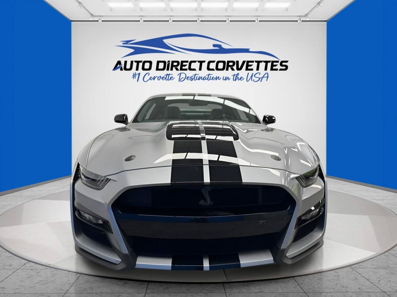 Used 2021 Ford Mustang Shelby GT500 w/ Carbon Fiber Track Pack RWD image 4
