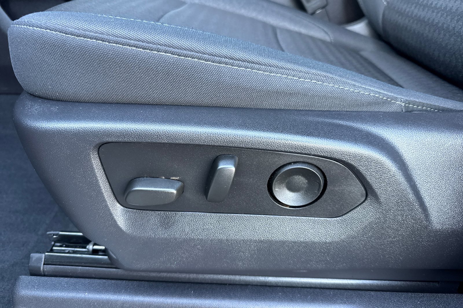 Used 2025 GMC Sierra 1500 Elevation image 11