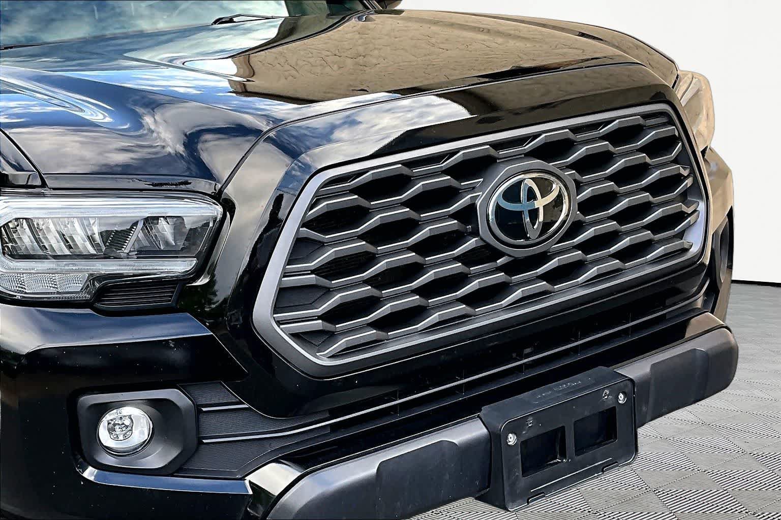 Used 2023 Toyota Tacoma TRD Off-Road AWD/4WD image 29