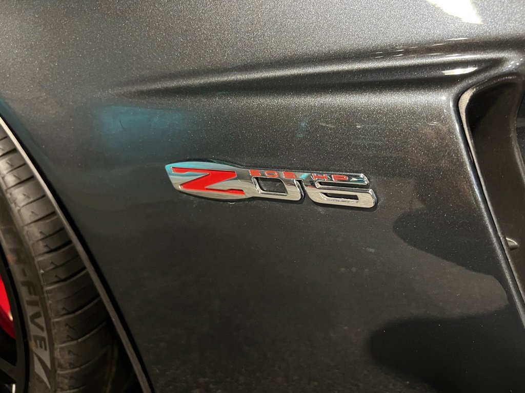 Used 2013 Chevrolet Corvette Z06 w/ 3LZ Preferred Equipment Group image 23