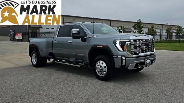 Used 2024 GMC Sierra 3500 Denali AWD/4WD image 2