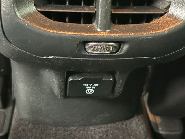 Used 2016 Jeep Cherokee Latitude w/ Cold Weather Group AWD/4WD image 10