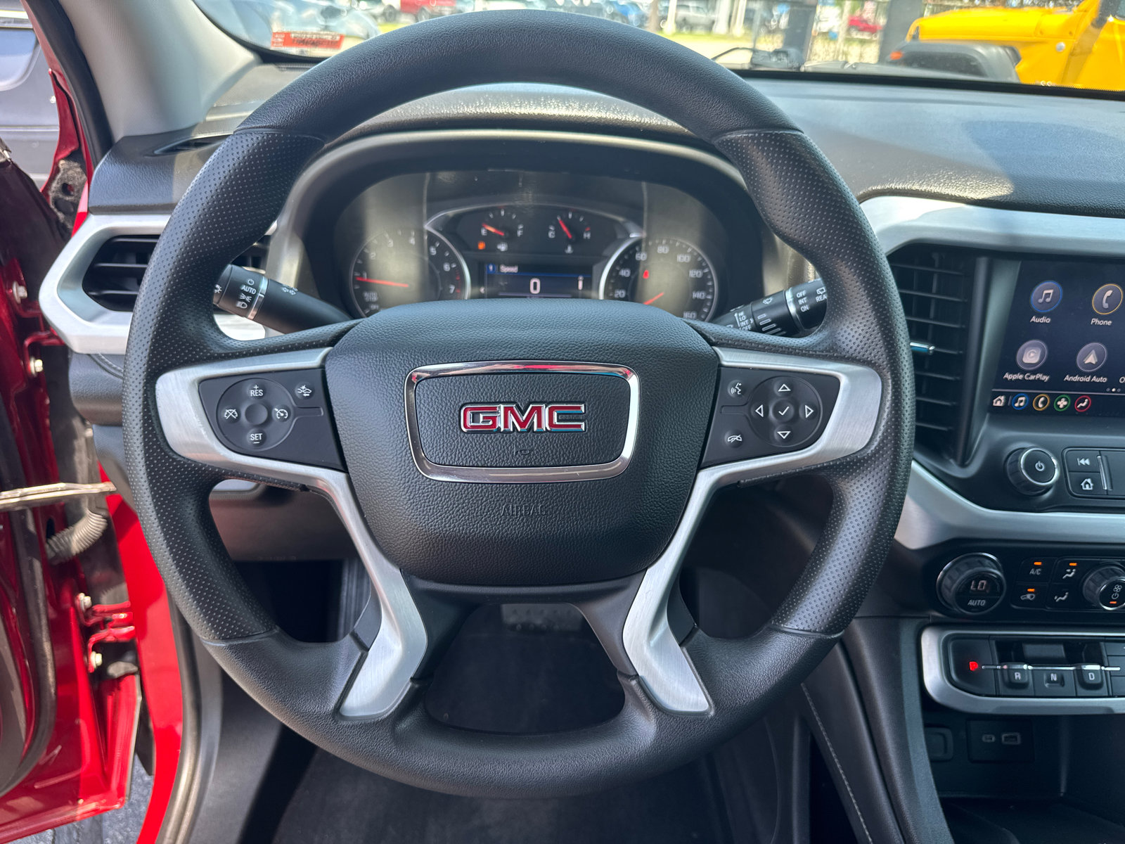 Used 2023 GMC Acadia SLE w/ Driver Convenience Package image 15