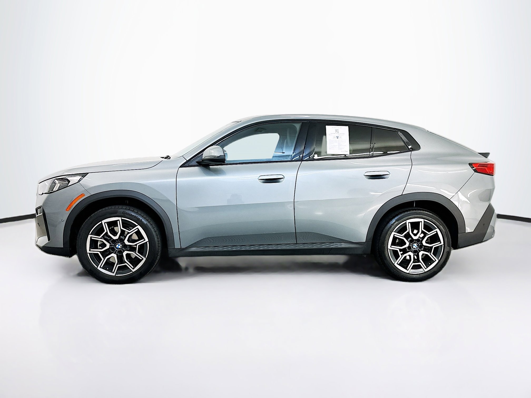 Used 2025 BMW X2 xDrive28i image 4