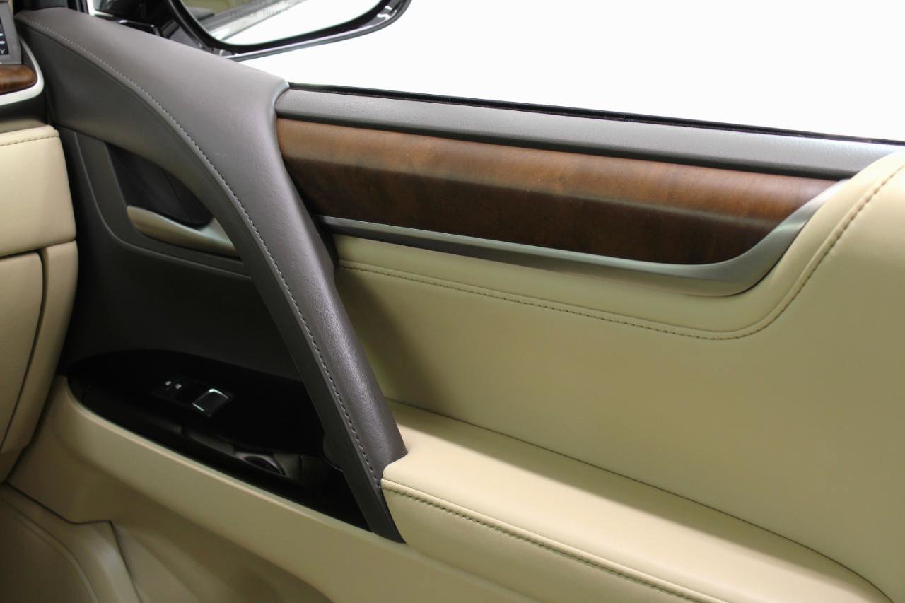 Used 2017 Lexus LX 570 4WD w/ Luxury Package image 60