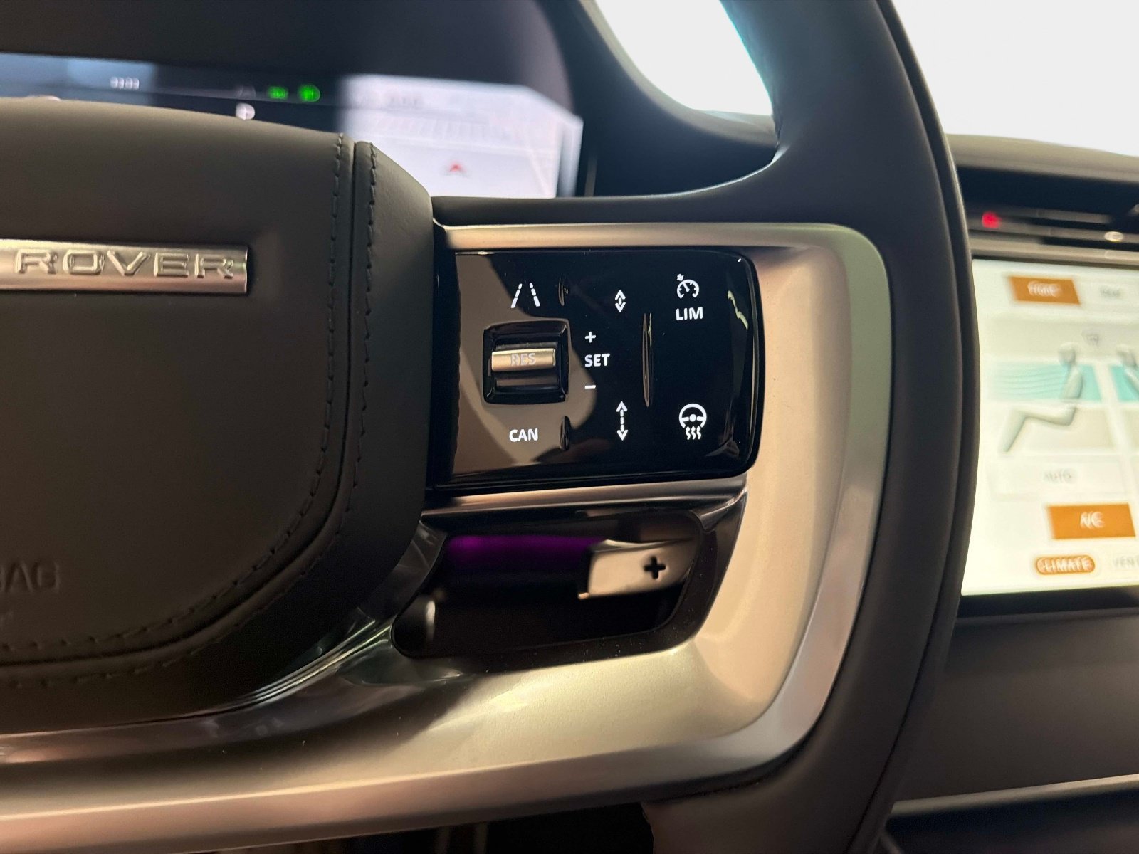 New 2026 Land Rover Range Rover SV AWD/4WD image 31