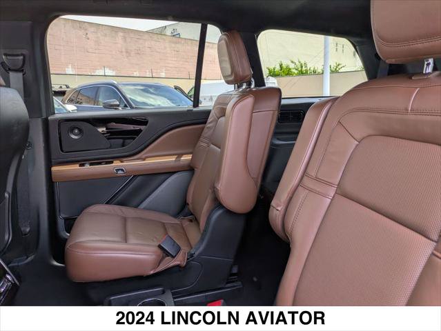 Certified 2024 Lincoln Aviator Reserve AWD/4WD image 19