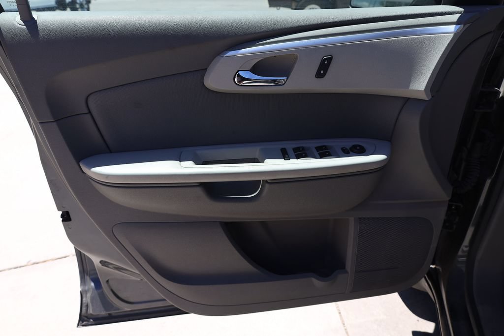 Used 2011 Chevrolet Traverse LS AWD/4WD image 12