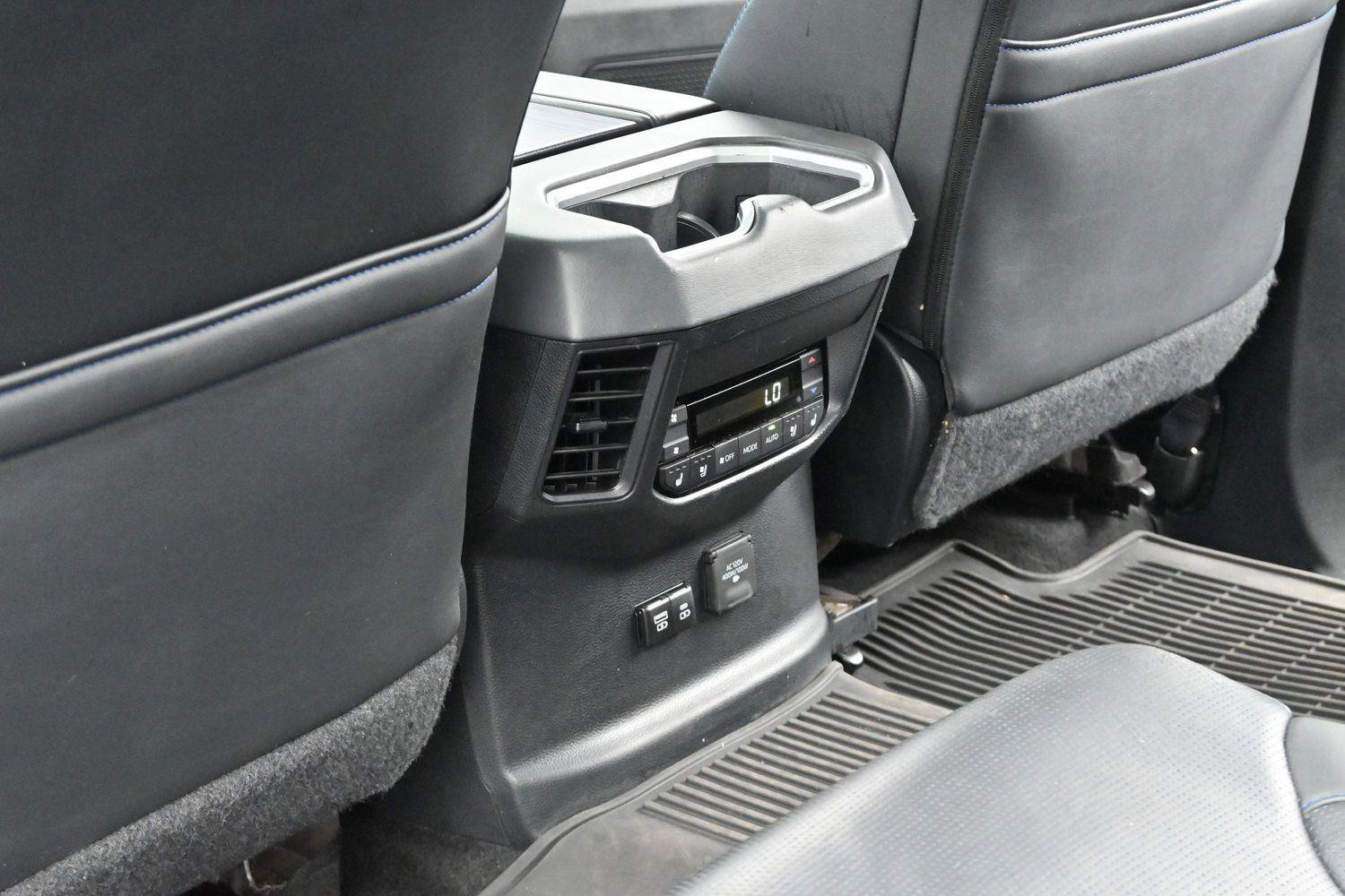 Used 2023 Toyota Sequoia Platinum AWD/4WD image 34