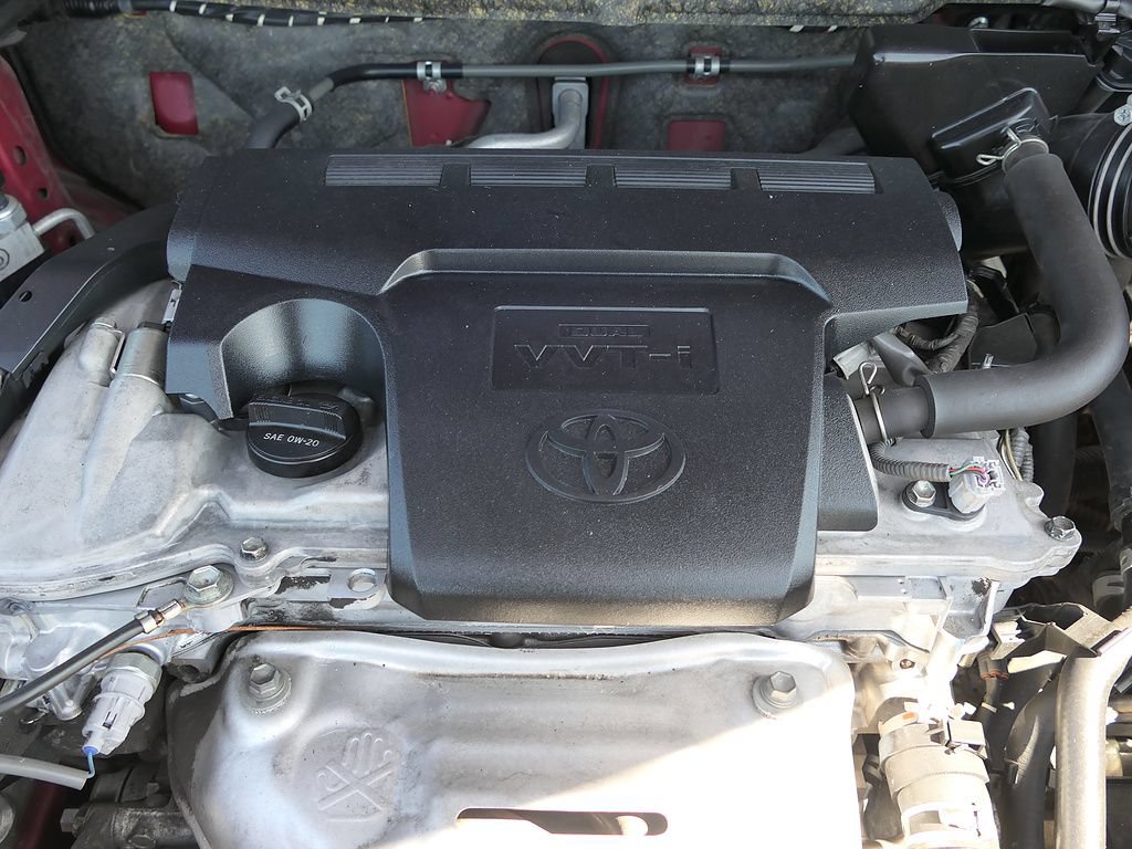 Used 2018 Toyota RAV4 LE w/ All Weather Liner Package FWD image 27