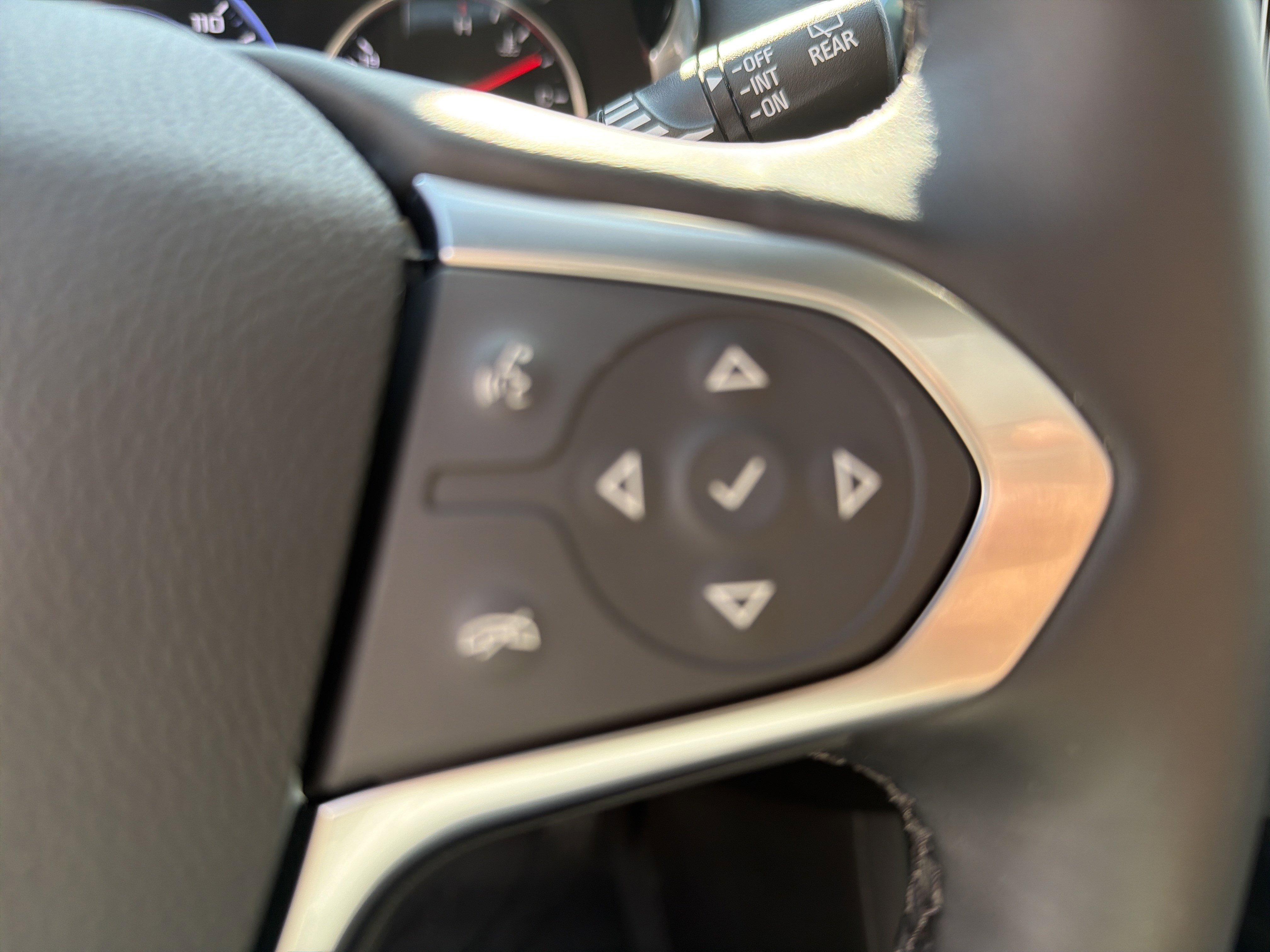 Certified 2023 Chevrolet Traverse High Country image 13