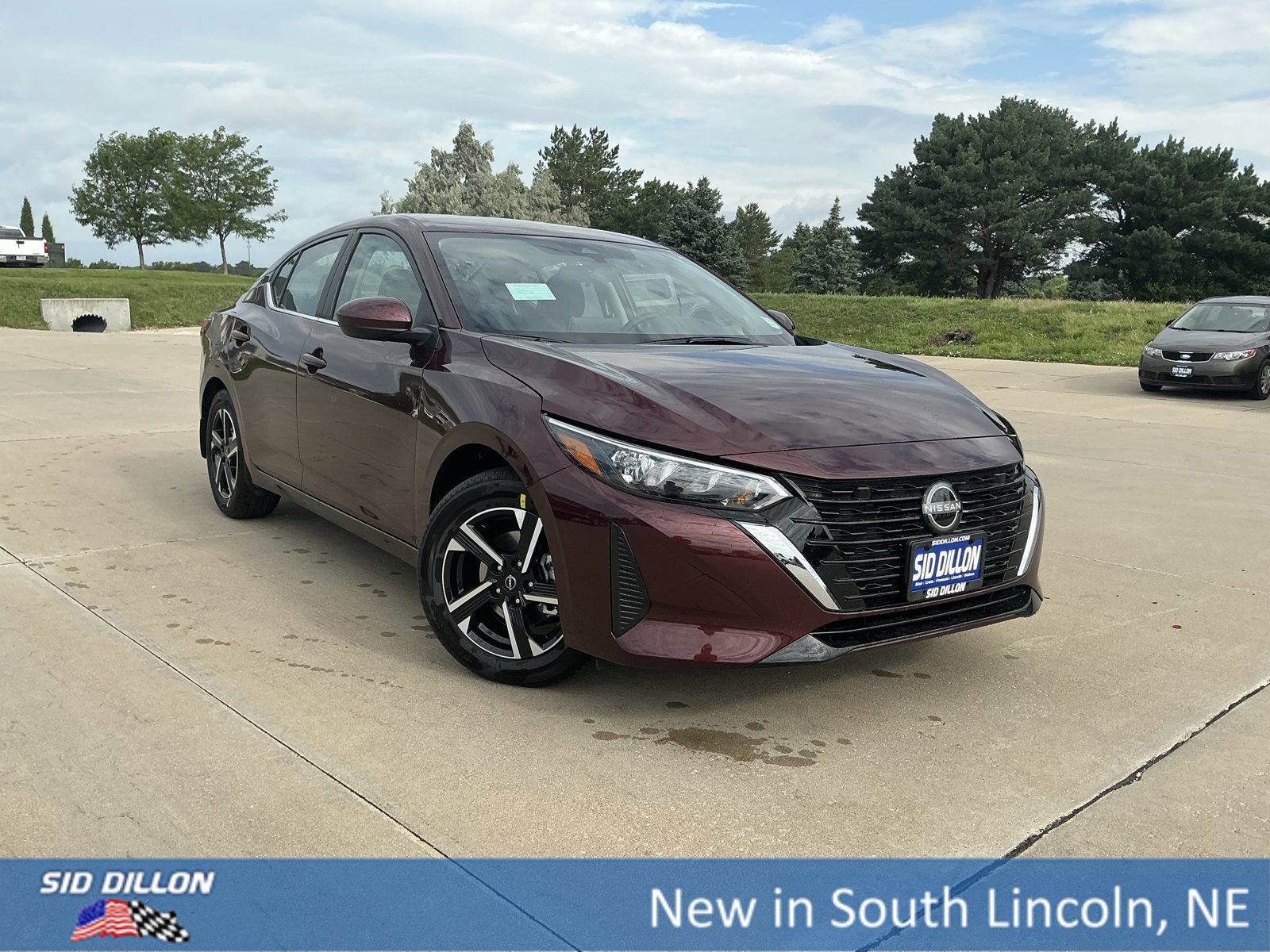 New 2025 Nissan Sentra SV w/ Trunk Package image 2