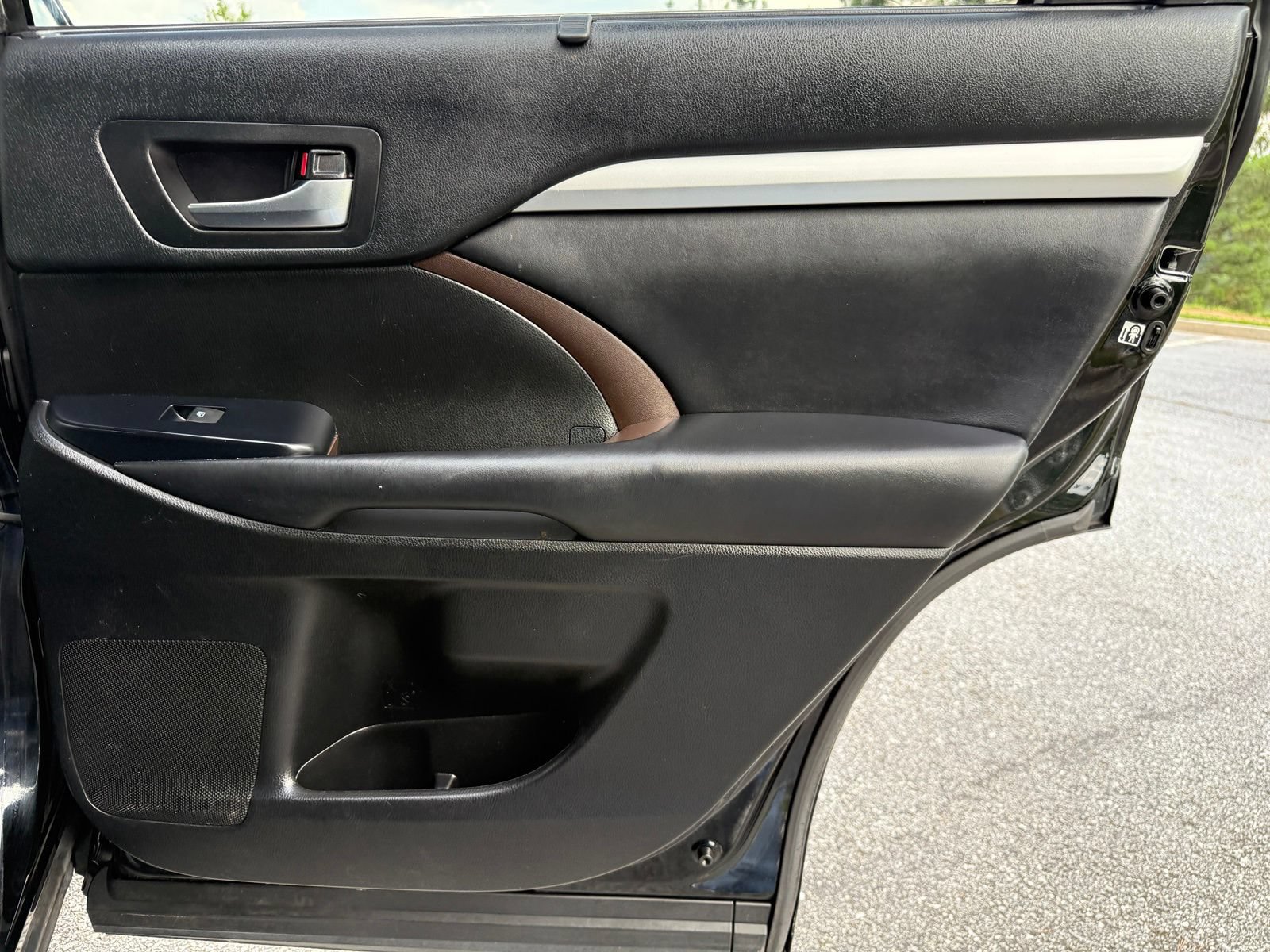 Used 2019 Toyota Highlander XLE AWD/4WD image 47