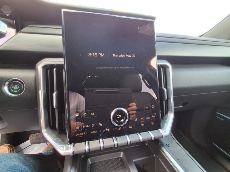 New 2025 GMC Acadia Elevation w/ Elevation Premium Package image 14