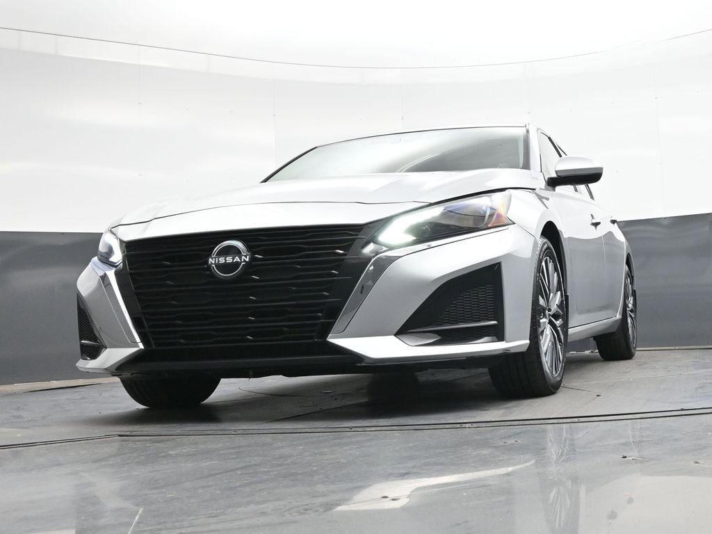 Used 2023 Nissan Altima 2.5 SV w/ SV Premium Package FWD image 45