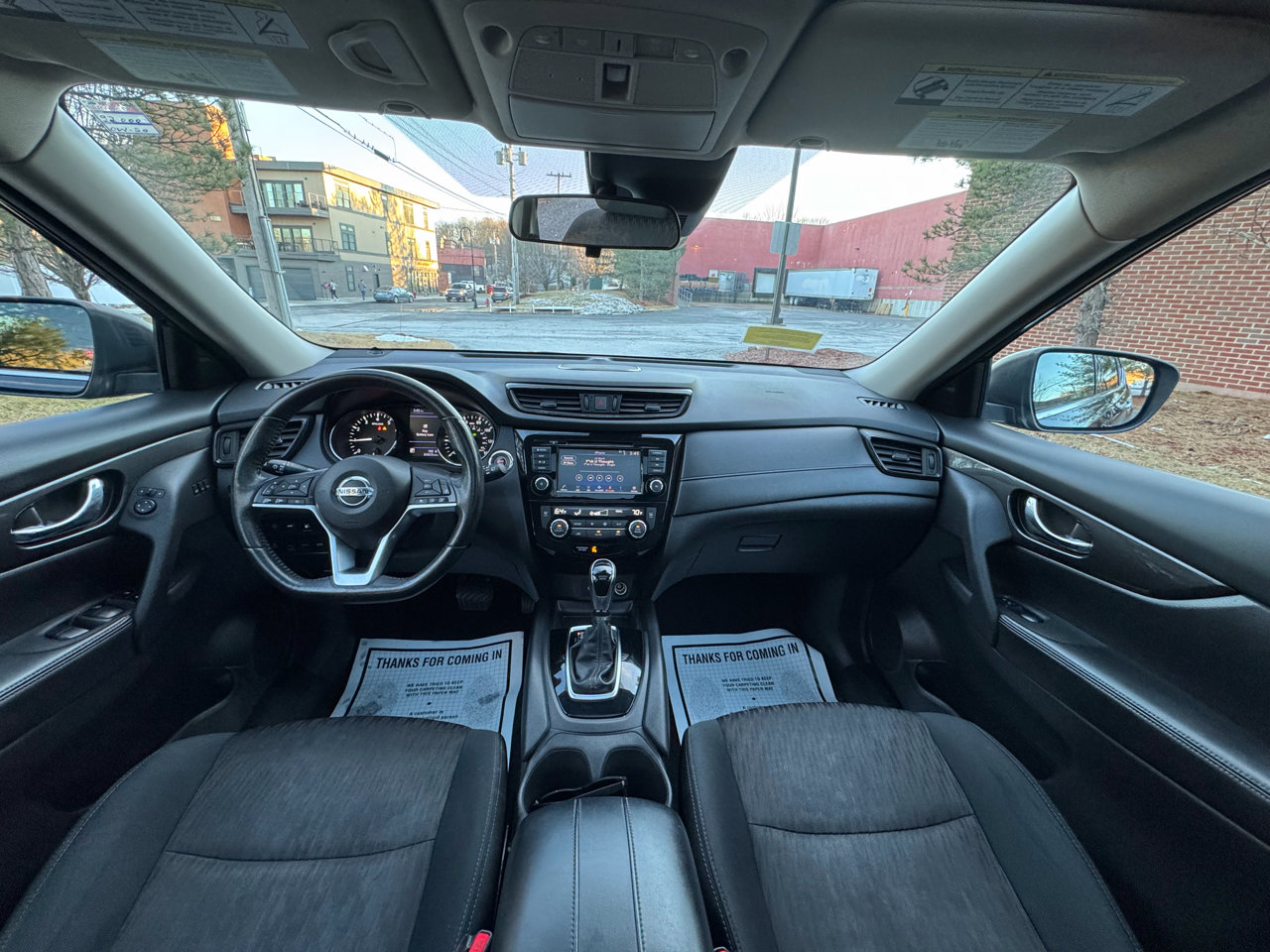 Used 2019 Nissan Rogue SV w/ Premium Package image 7