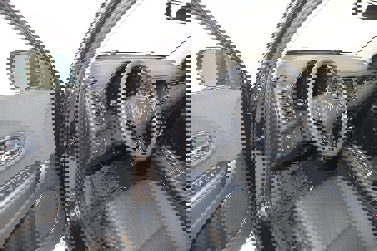 Used 2021 Honda HR-V LX image 39