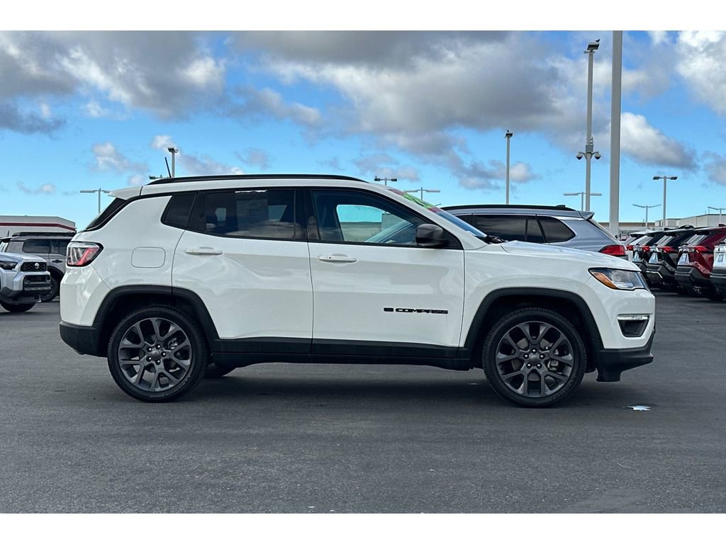 Used 2021 Jeep Compass Latitude image 3