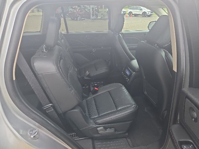 Certified 2024 Lincoln Aviator Reserve w/ Jet Package AWD/4WD image 11