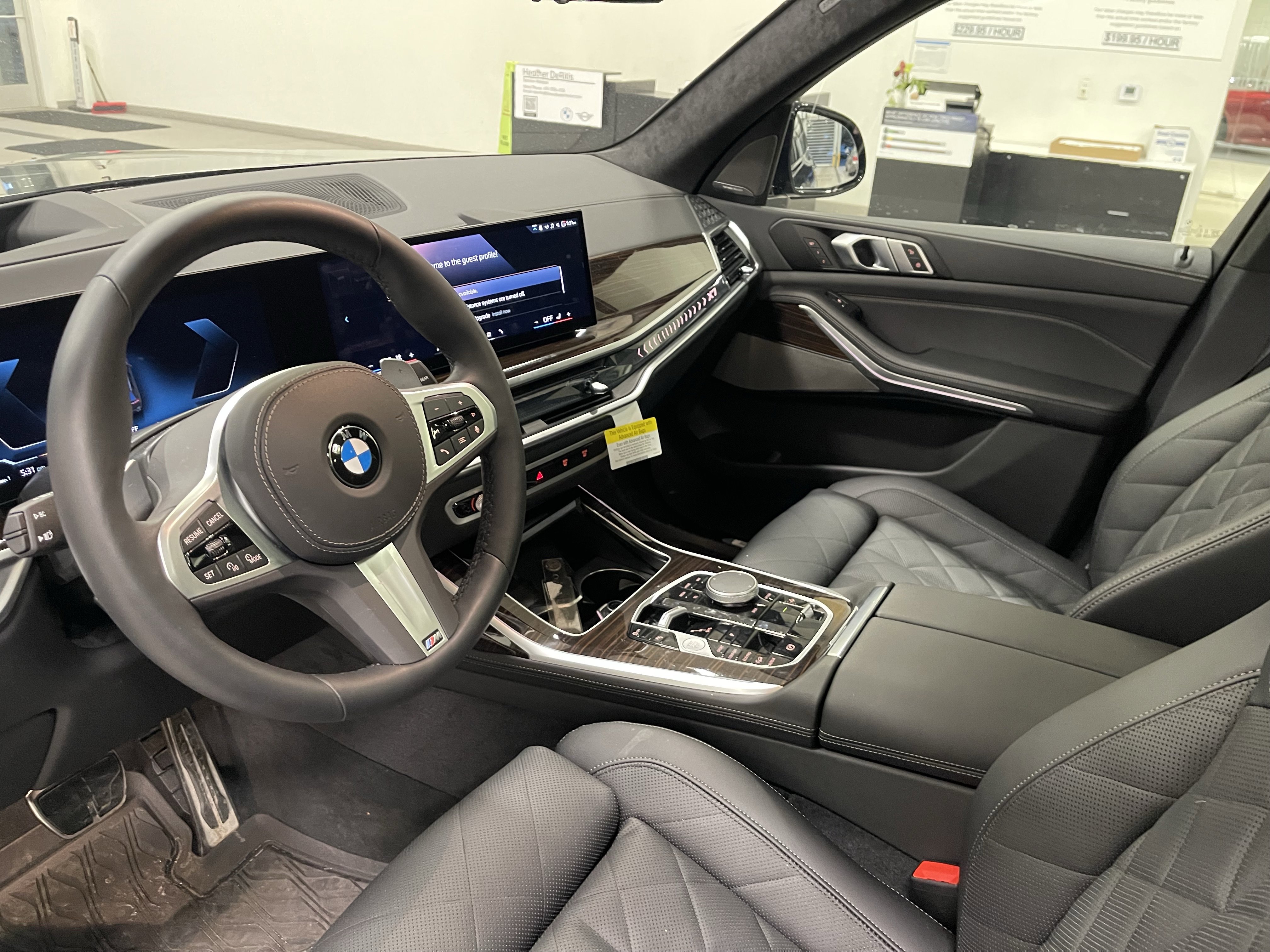 Used 2026 BMW X7 xDrive40i w/ M Sport Package AWD/4WD image 10