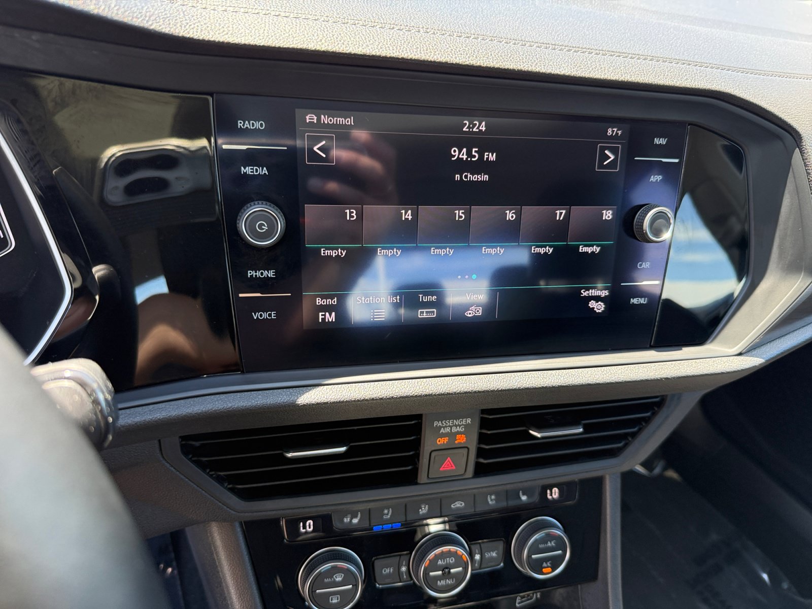 Used 2019 Volkswagen Jetta SEL Premium FWD image 12