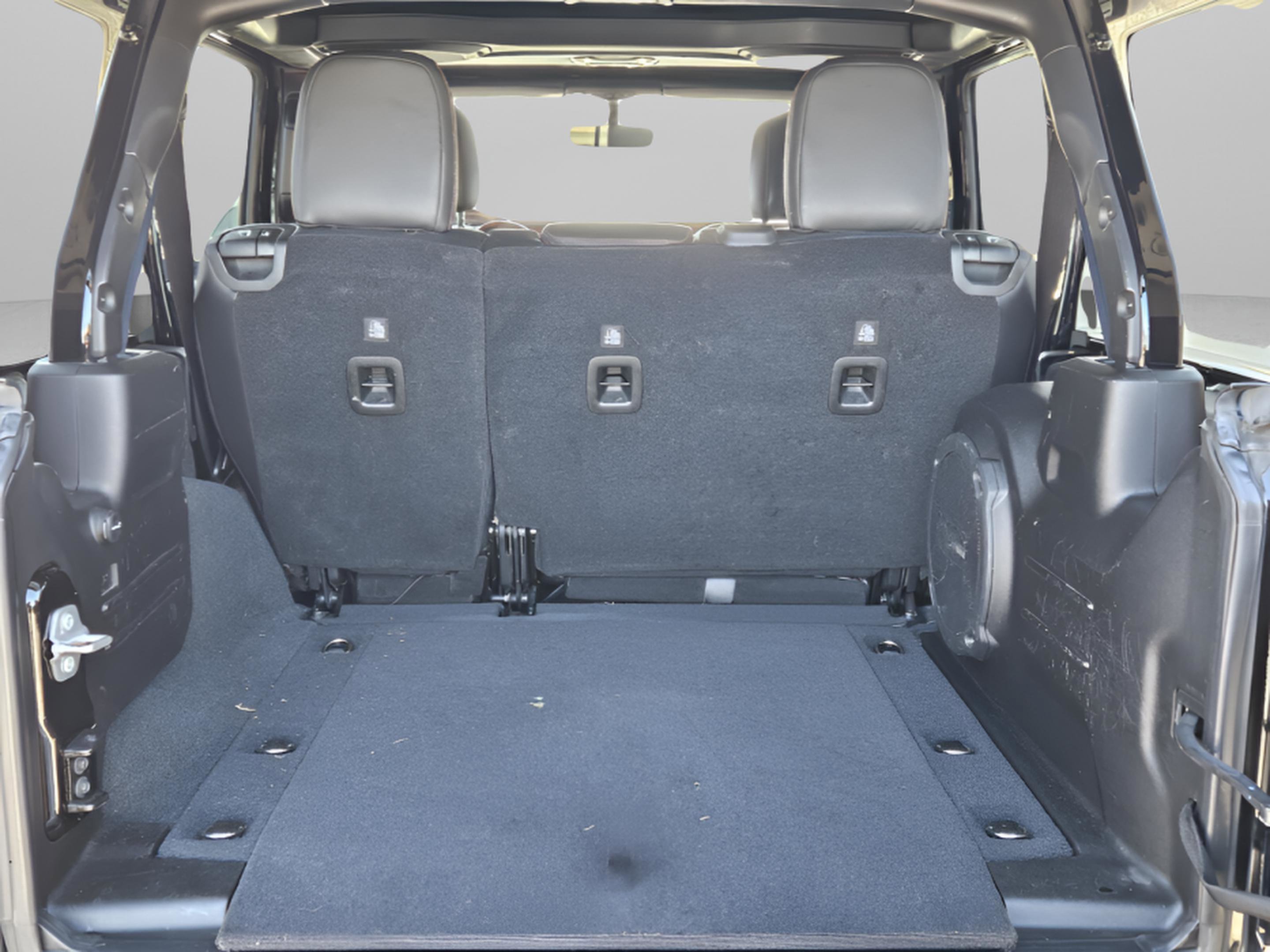 Used 2022 Jeep Wrangler Unlimited Rubicon w/ Xtreme Recon 35" Tire Package image 29